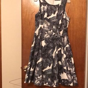 Sleeveless midi dress